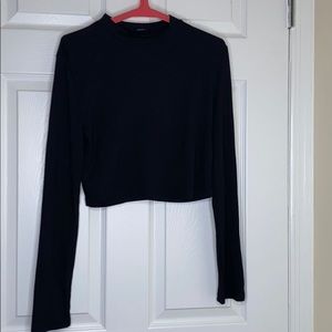 Black Long-sleeved Crop Top